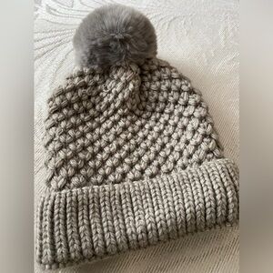NORLA CANADA GRAY KNIT CAP NWT